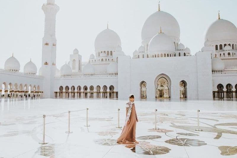 Excursion d'une journée complète à Abou Dhabi - Grande Mosquée et Louvre et Heritage Village, Souks & More