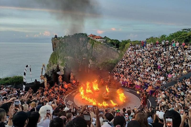 Entrée au temple Uluwatu et billet de danse Kecak Fire
