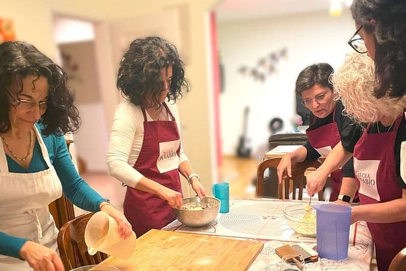 Cours de cuisine & dîner: Pâtes italiennes faites maison avec des habitants