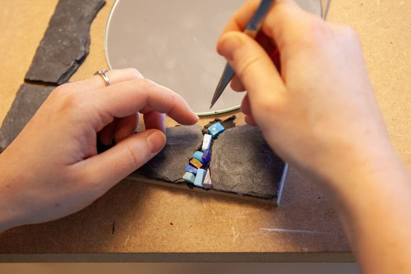 Réalisez votre petit miroir en mosaïque