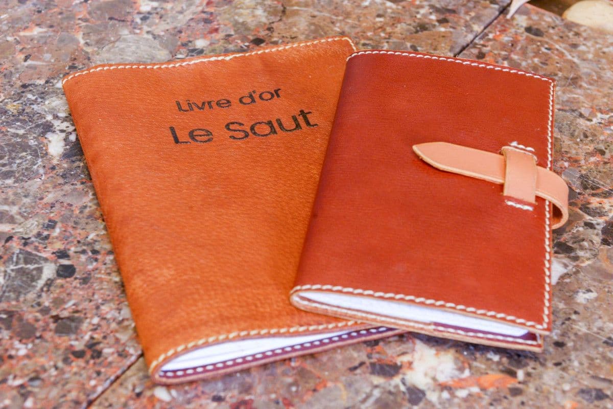 Fabriquez votre couverture de carnet en cuir