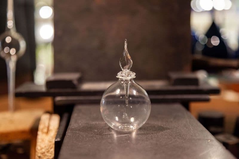 Soufflez votre flacon de parfum en verre
