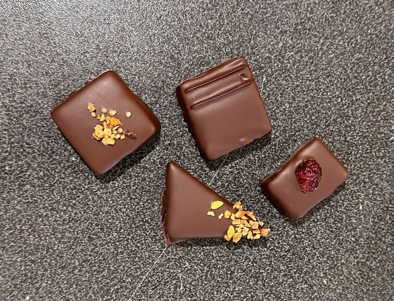 Confectionnez vos chocolats enrobés au praliné